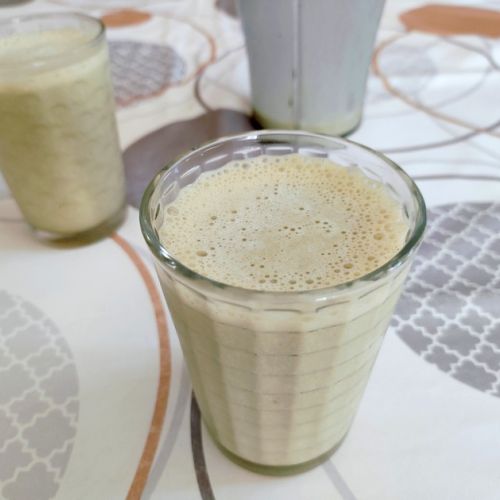 Der Bananen-Matcha-Milchshake: ein einfaches Rezept