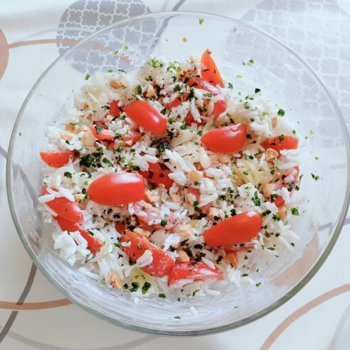 Reissalat mit Kirschtomaten und Kokosmilch: ein einfaches Rezept