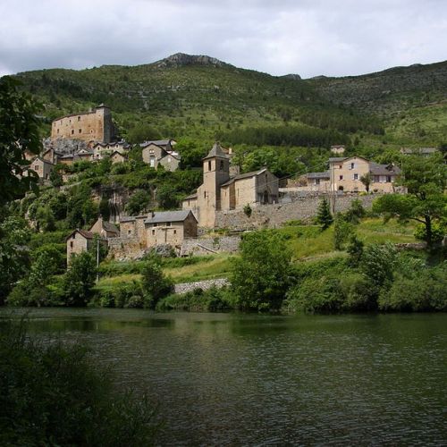 Sainte-Enimie: 3 gute Gründe, dieses Dorf in den Gorges du Tarn zu besuchen